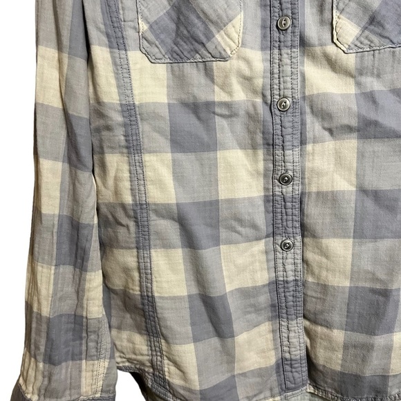 Woolrich Button Down Long Sleeve Shirt Size Medium - Picture 3 of 5